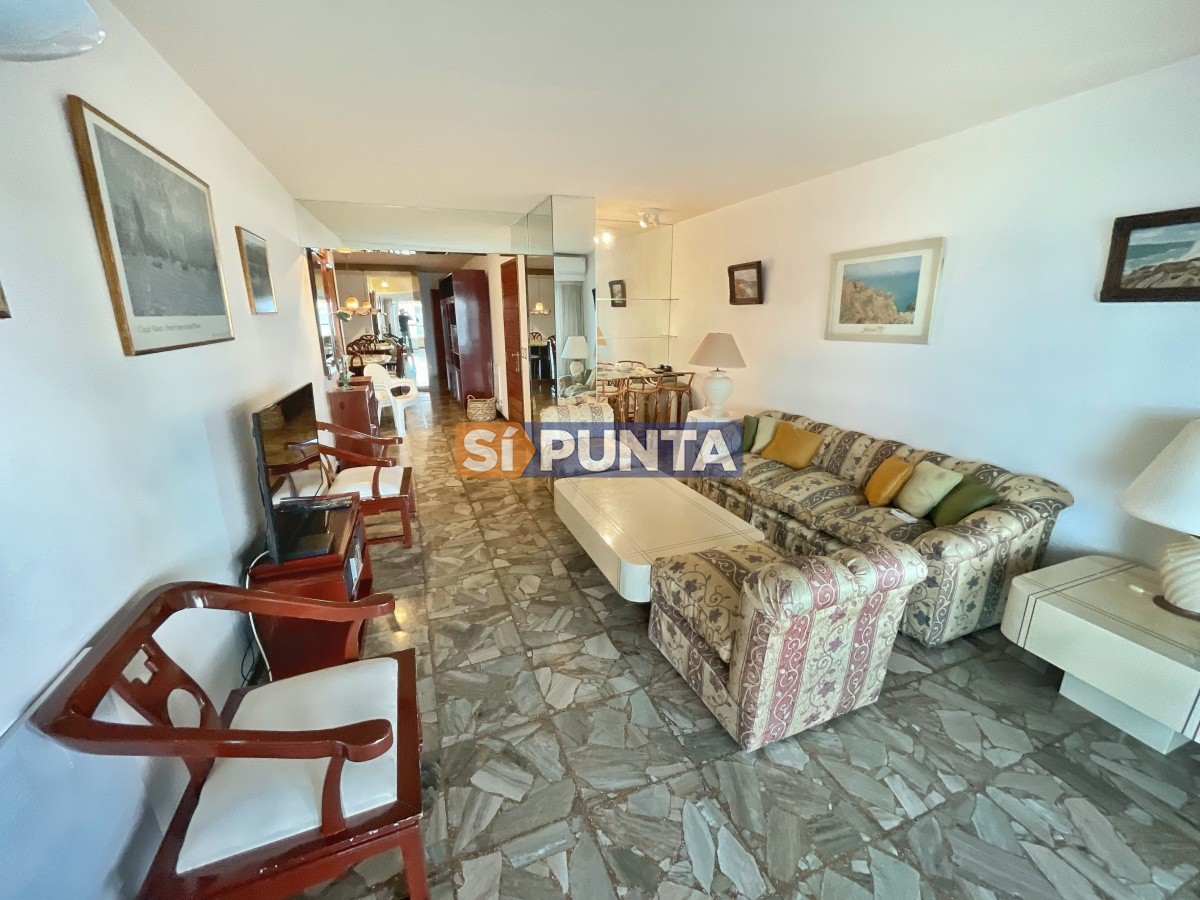 Frente al mar, una de las mejores vistas de Punta del Este - SPT6036A