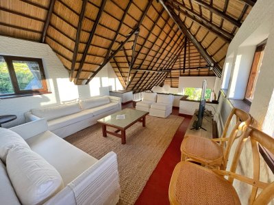 amplia casa con piscina a 200 metros del mar - spt5825c