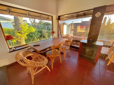 amplia casa con piscina a 200 metros del mar - spt5825c