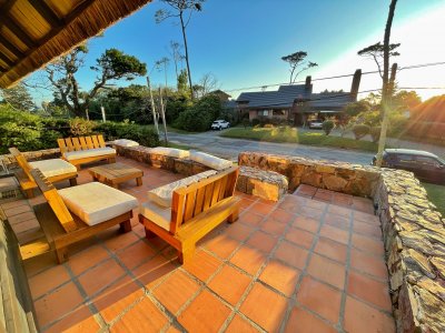 amplia casa con piscina a 200 metros del mar - spt5825c