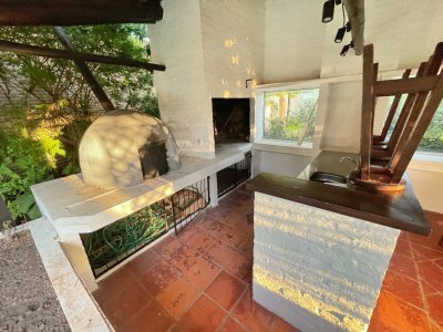 amplia casa con piscina a 200 metros del mar - spt5825c