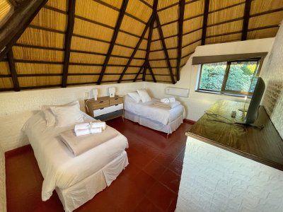 amplia casa con piscina a 200 metros del mar - spt5825c