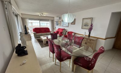 Apartamento de 3 dormitorios con barbacoa cerrada propia en península