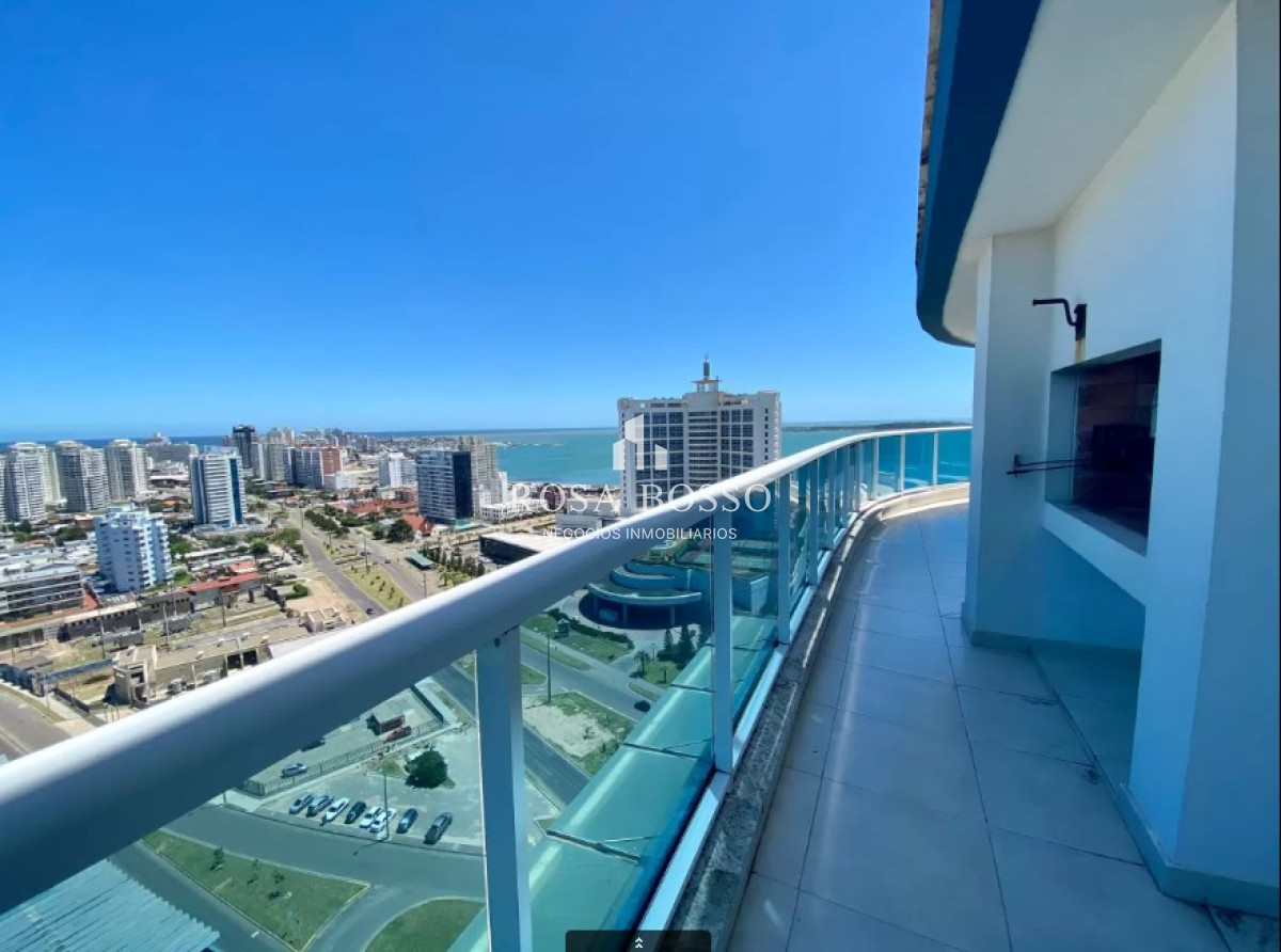 Apartamento ID.9804 - Apartamento Venta 3 dormitorios y dependencia Mansa Punta del Este