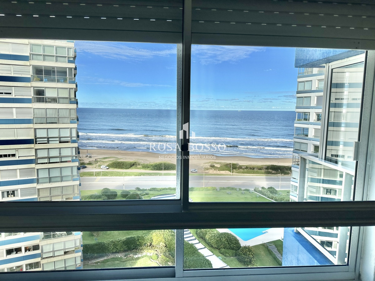 Apartamento ID.9447 - Amplia planta a pasos del mar en Playa Brava