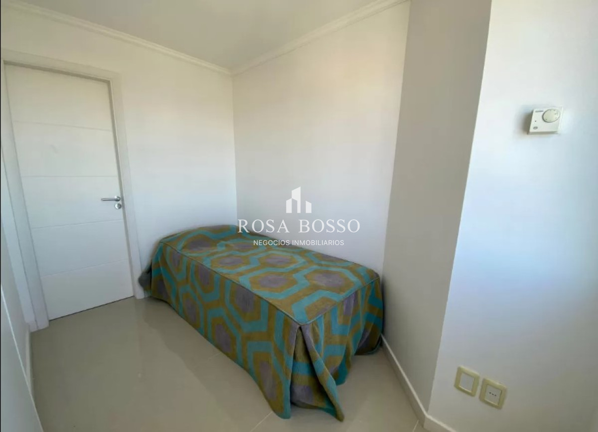 Apartamento ID.9804 - Apartamento Venta 3 dormitorios y dependencia Mansa Punta del Este