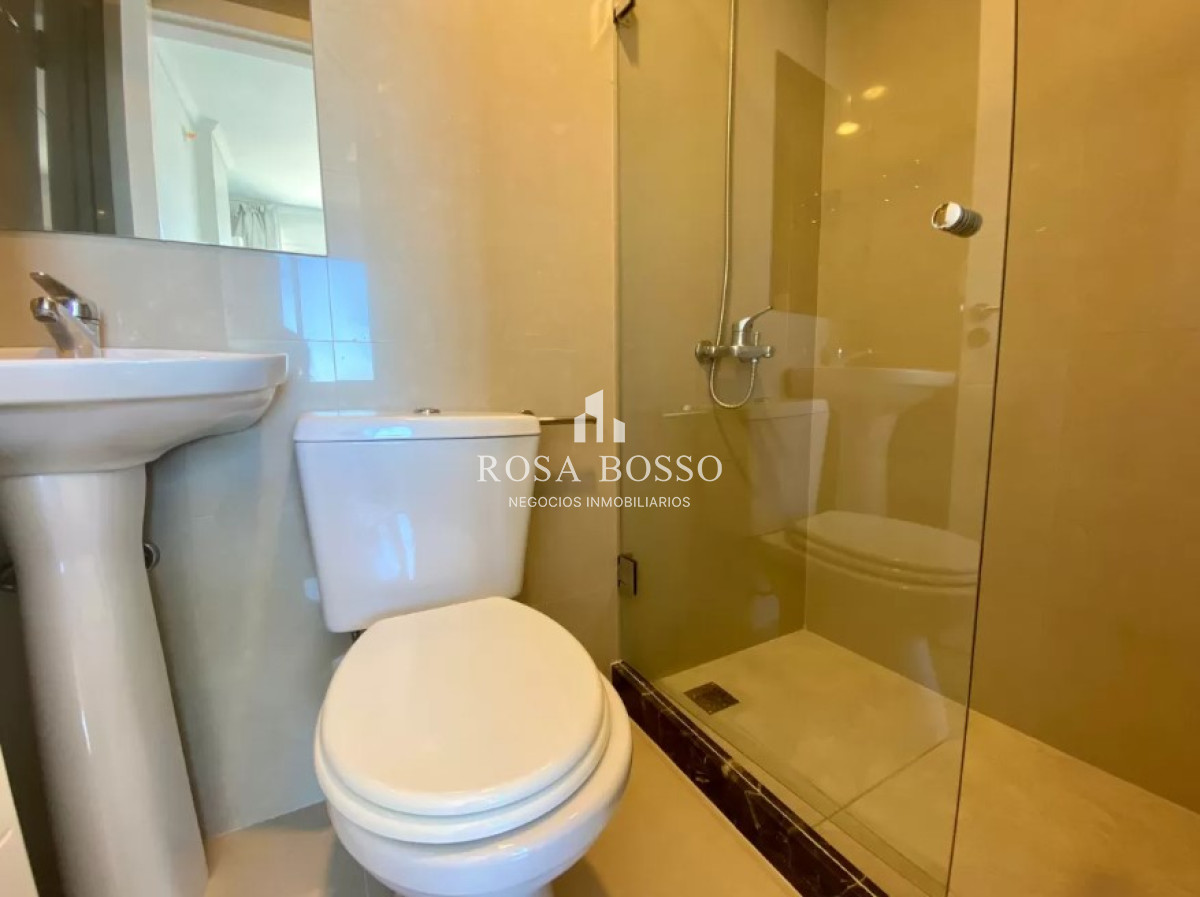 Apartamento ID.9804 - Apartamento Venta 3 dormitorios y dependencia Mansa Punta del Este