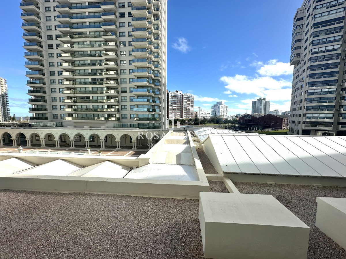 Apartamento ID.6972 - Apartamento en torre de primera categoría