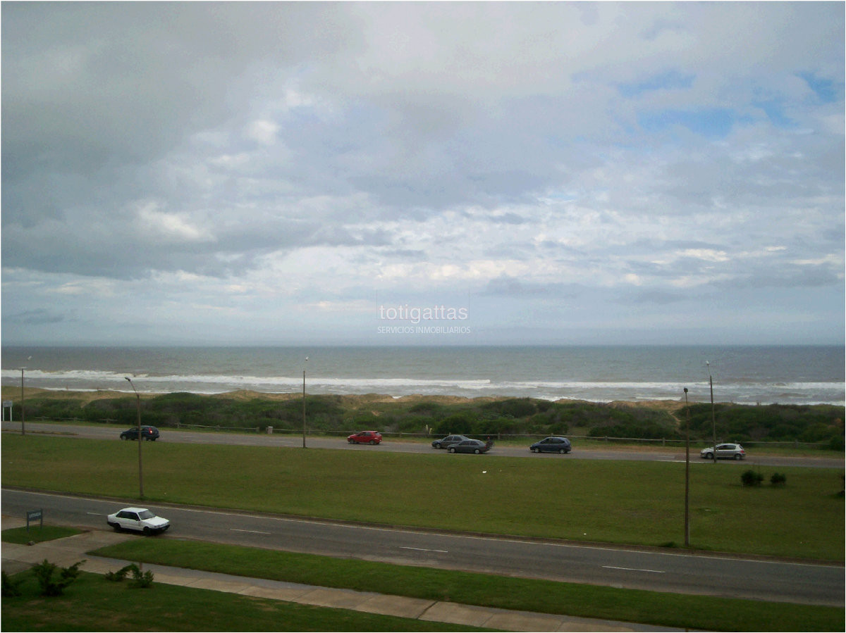 Apartamento ID.1414 - Torre de Primer nivel frente al mar