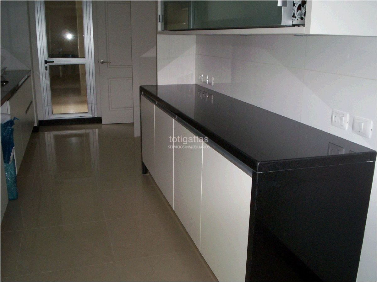 Apartamento ID.1414 - Torre de Primer nivel frente al mar