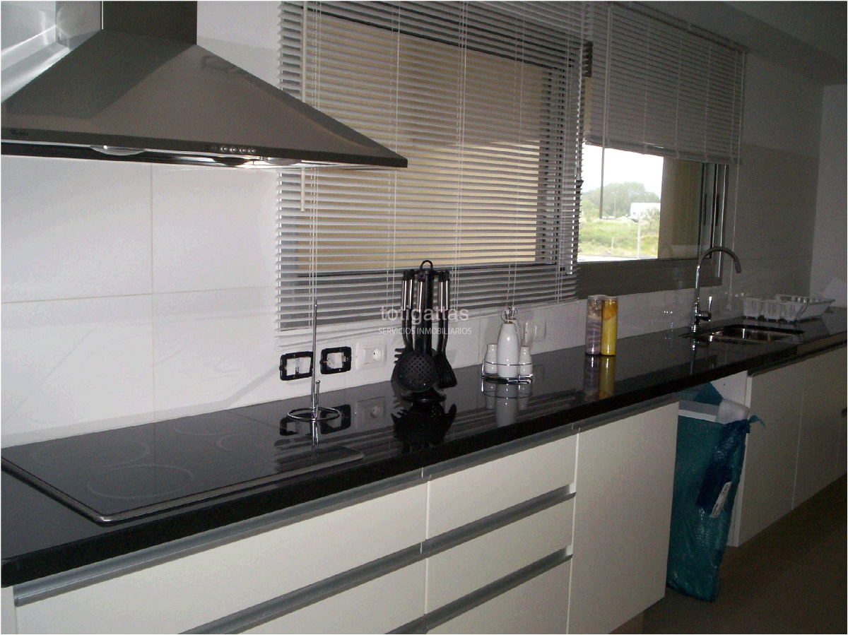 Apartamento ID.1414 - Torre de Primer nivel frente al mar