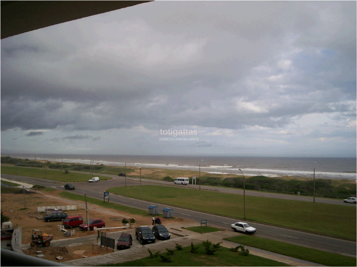 Apartamento ID.1414 - Torre de Primer nivel frente al mar