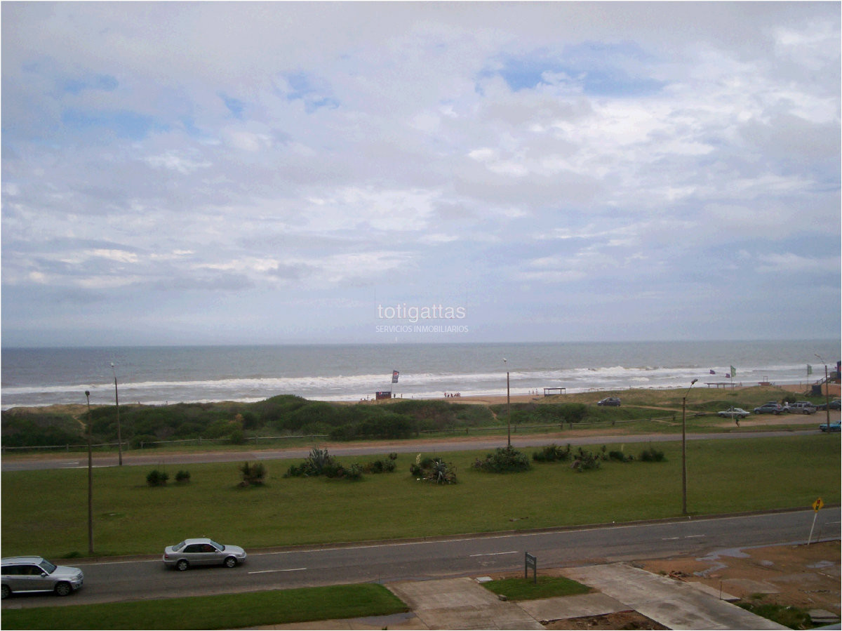 Apartamento ID.1414 - Torre de Primer nivel frente al mar
