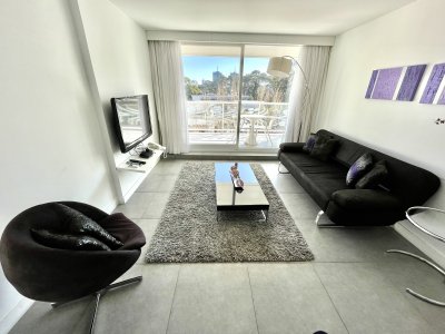 Apartamento en venta en torre Yoo, Punta del Este.