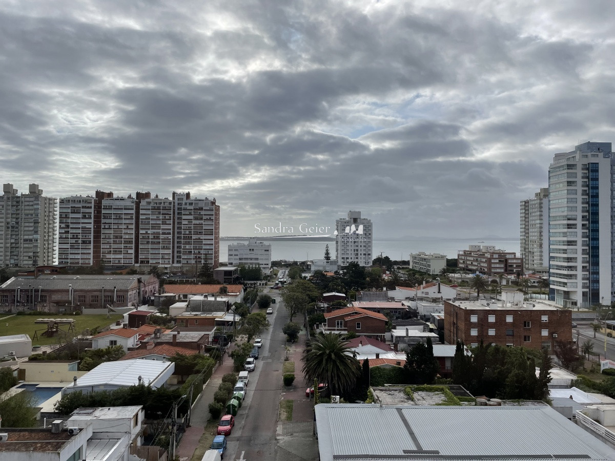 Apartamento ID.2944 - Apartamento de 3 dormitorios con amenities y vista a la isla y los dedos garage en subsuelo lavadero mucama piscina