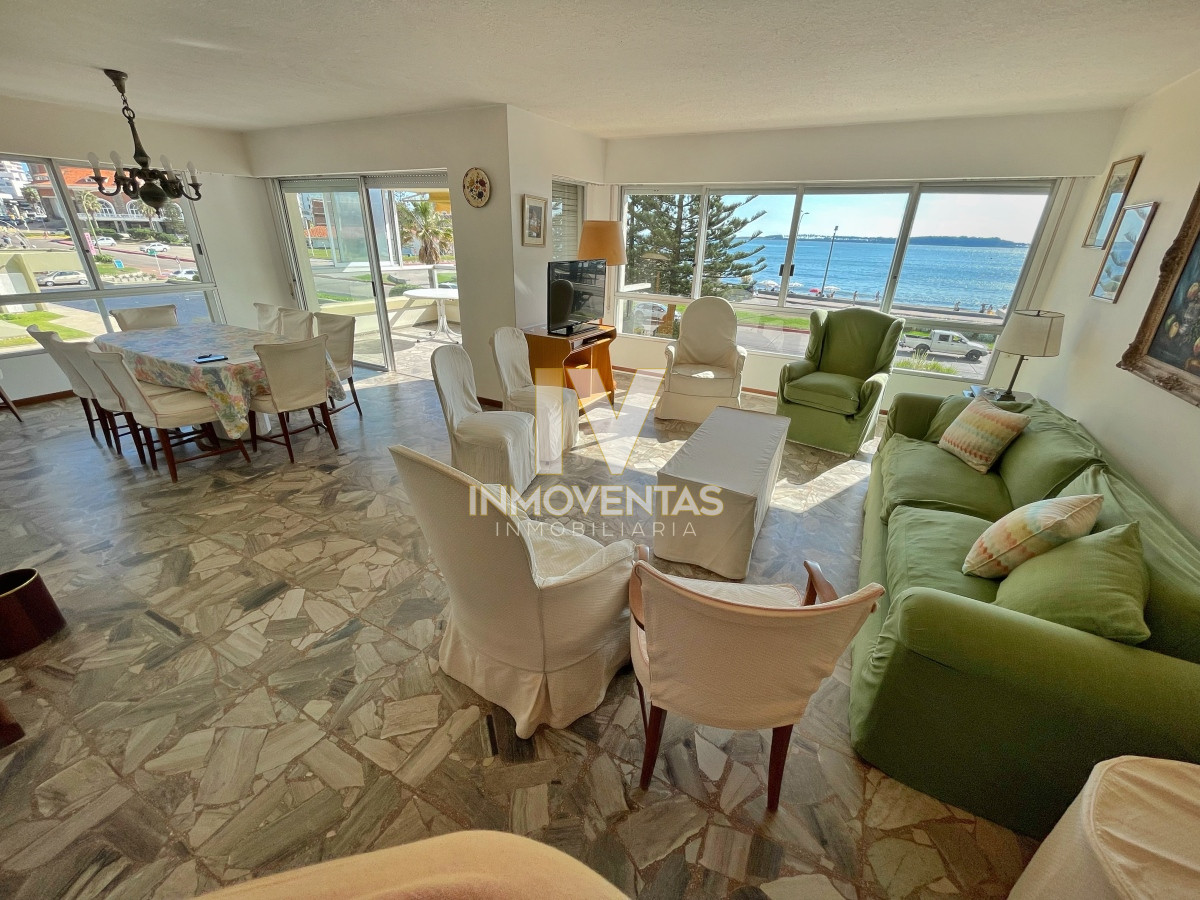 Apartamento primera linea en venta, 3 dormitorios y dependencia en edificio icónico, con vista despejada a la isla y excelentes amenities - IEV4518A