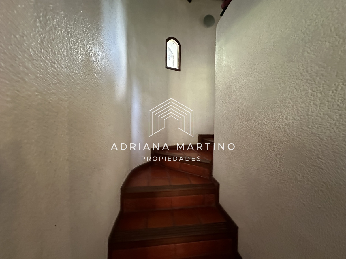 Casa ID.70736 - Muy buen chalet en venta en Pinares 