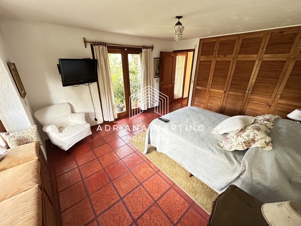 Casa ID.70736 - Muy buen chalet en venta en Pinares 