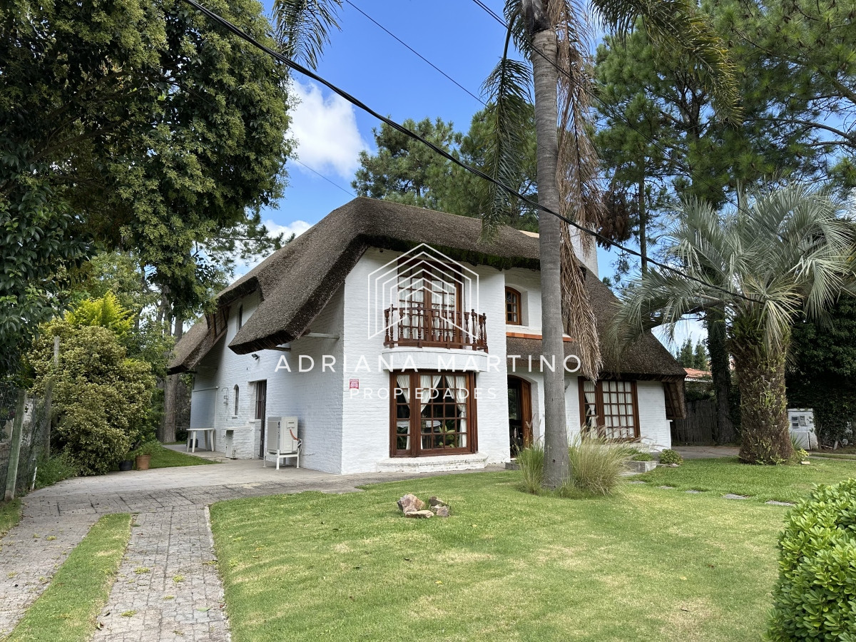Casa ID.70736 - Muy buen chalet en venta en Pinares 