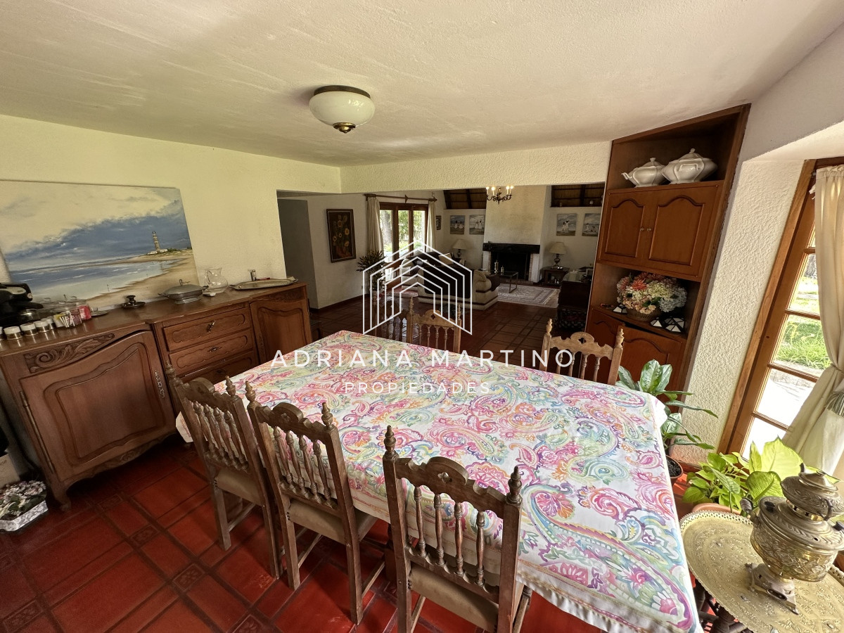 Casa ID.70736 - Muy buen chalet en venta en Pinares 