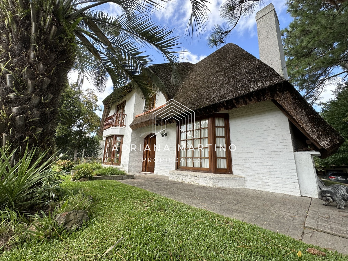 Casa ID.70736 - Muy buen chalet en venta en Pinares 