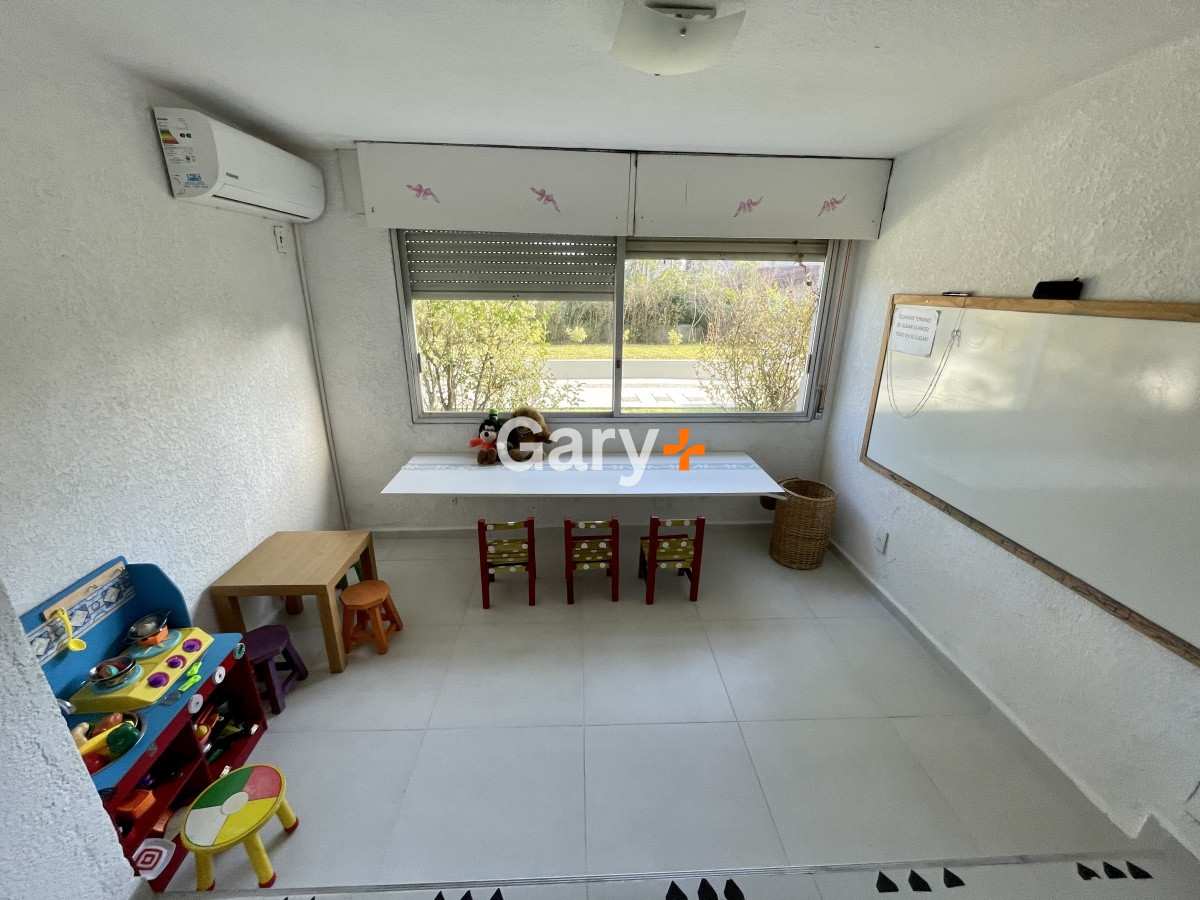 Apartamento ID.29295 - Apartamento de 3 dormitorios 2 baños en excelente ubicación - vende en exclusividad