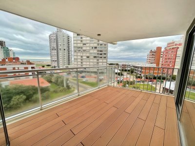 Apartamento a pasos de playa brava 2 dormitorios con vista