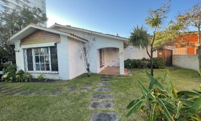 Chalet tradicional a 200 metros del mar - zona apta comercio