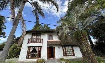 Casa en Pinares , 4 dormitorios y dependencia