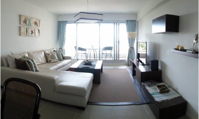 Apartamento de categoría a pasos Del Mar
