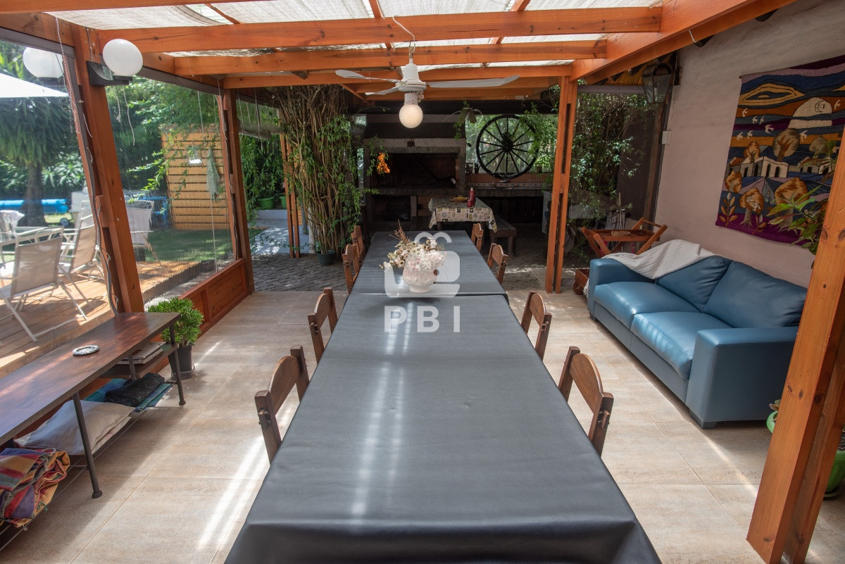 TXV5IGFtcGxpYSBjYXNhIGNvbiBwaXNjaW5hLCBwYXJyaWxsZXJvIHkgYXBhcnRhbWVudG8gYW5leG8uIC0gUmVmIDogUEJJMTU2Mjk=