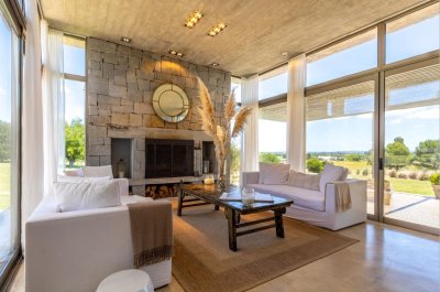 Hermosa casa en venta en barrio Privado - Ref : PBI13813