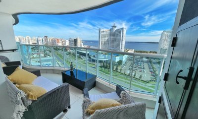 Hermoso apartamento con vista al mar en Playa Mansa