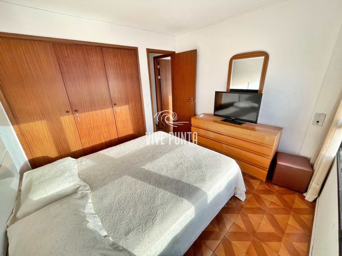 Apartamento ID.474 - Apartamento en venta en Penisnula de 3 dormitorios y dependencia