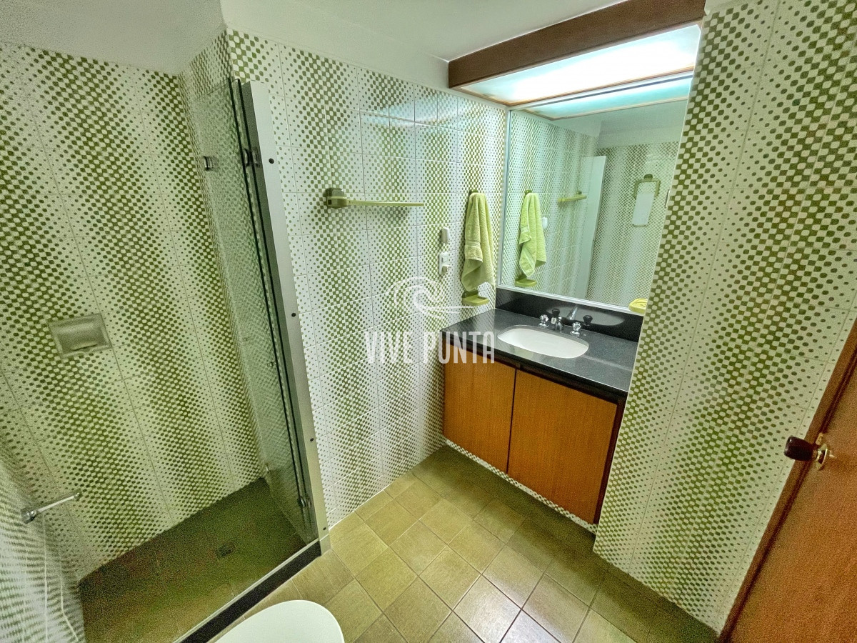 Apartamento ID.474 - Apartamento en venta en Penisnula de 3 dormitorios y dependencia