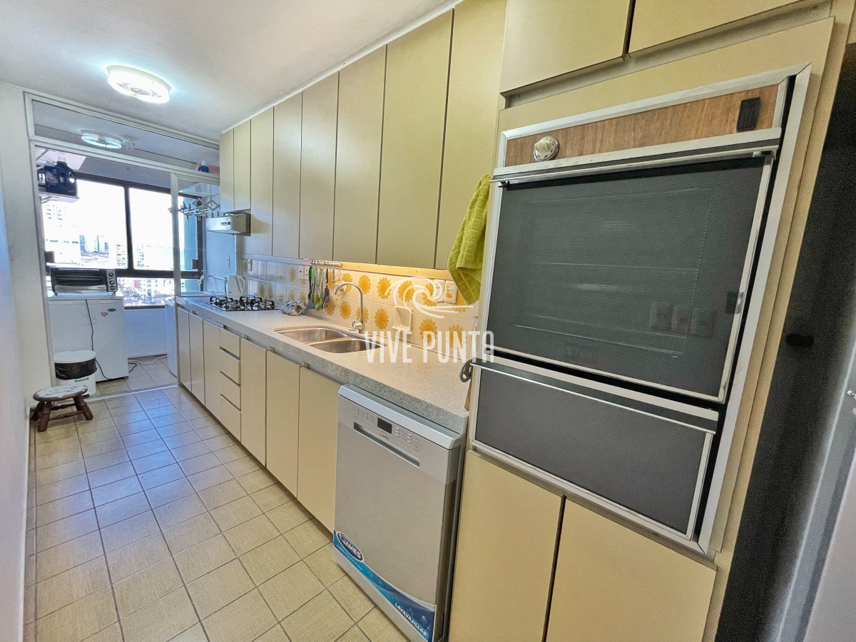 Apartamento ID.474 - Apartamento en venta en Penisnula de 3 dormitorios y dependencia