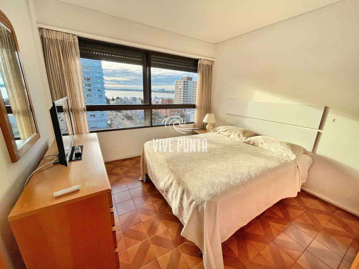 Apartamento ID.474 - Apartamento en venta en Penisnula de 3 dormitorios y dependencia