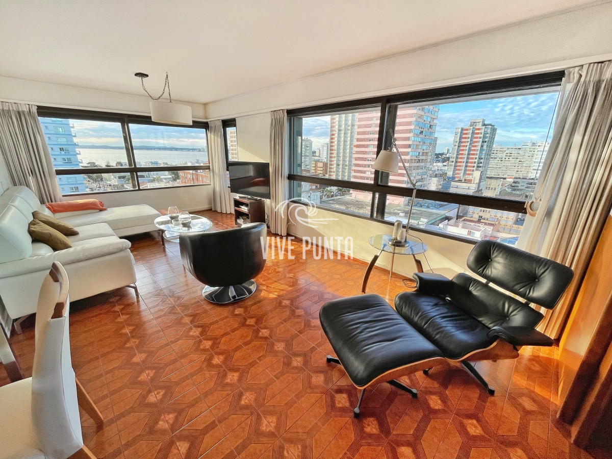 Apartamento ID.474 - Apartamento en venta en Penisnula de 3 dormitorios y dependencia