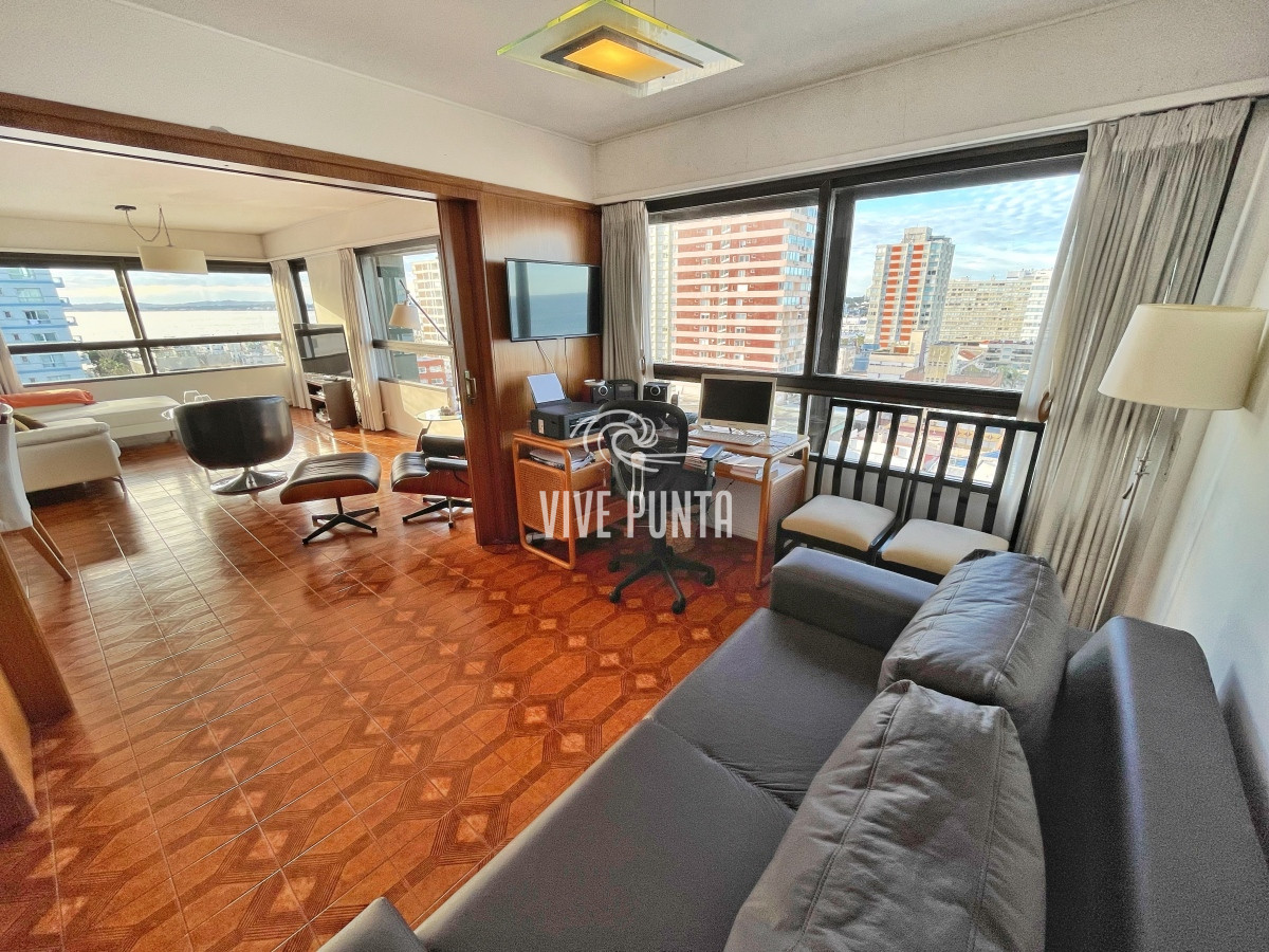 Apartamento ID.474 - Apartamento en venta en Penisnula de 3 dormitorios y dependencia