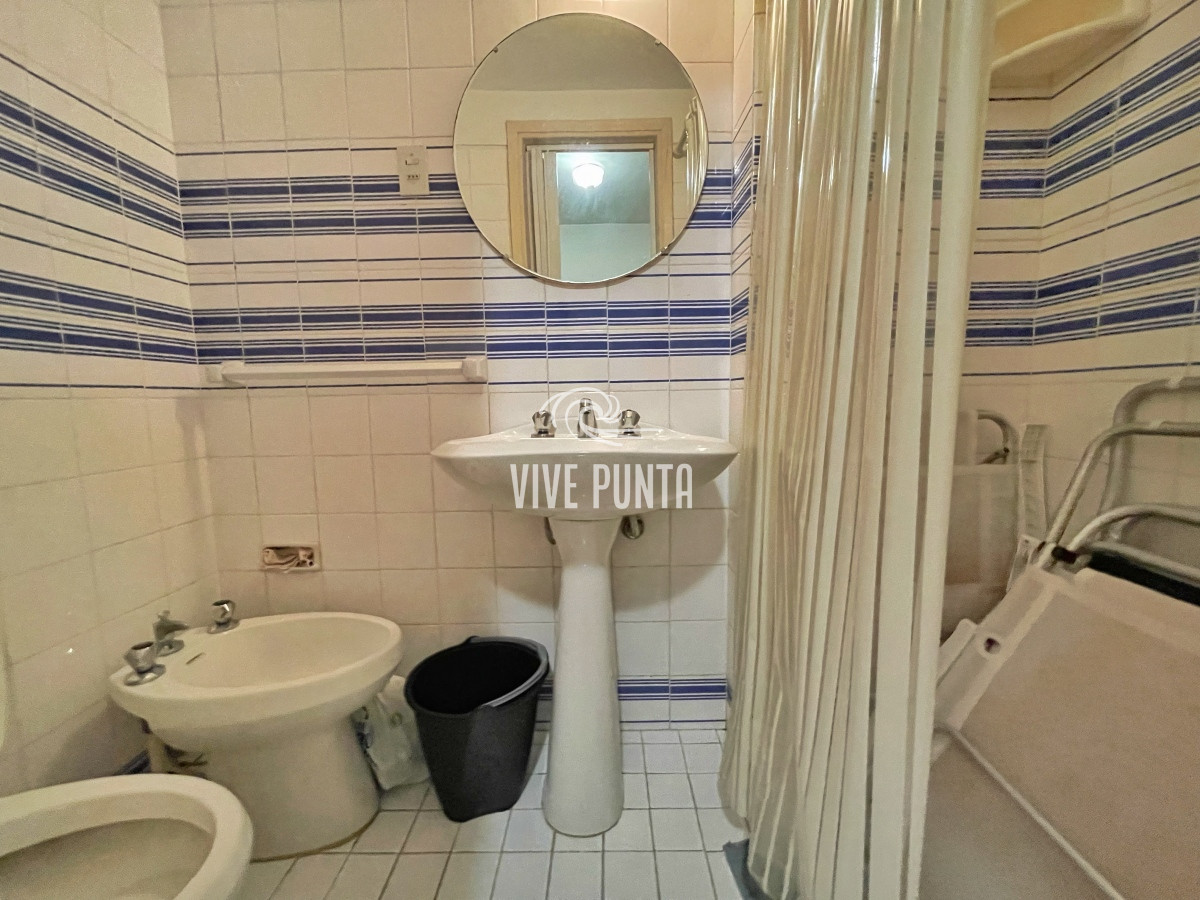 Apartamento ID.474 - Apartamento en venta en Penisnula de 3 dormitorios y dependencia