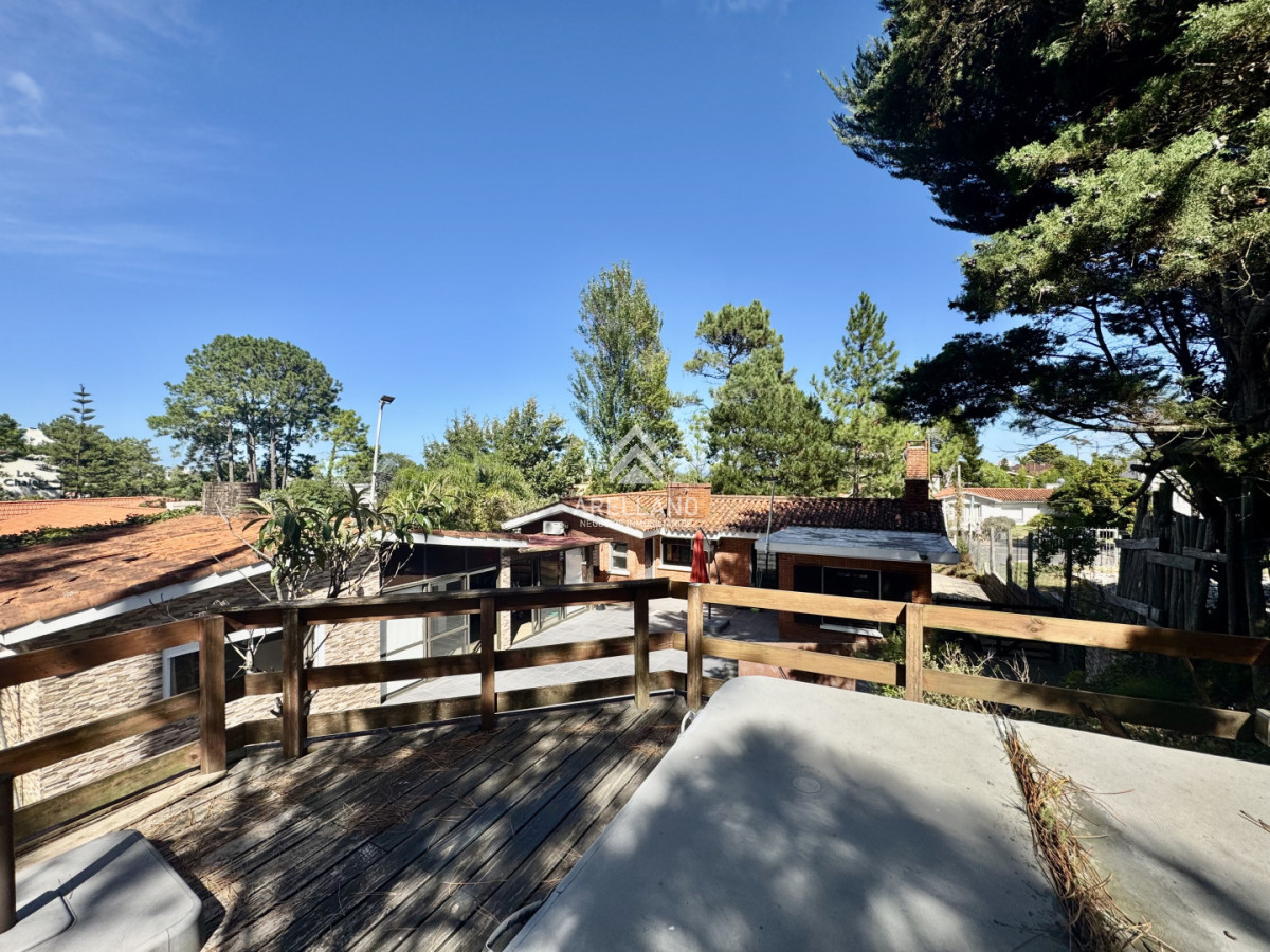 Casa ID.5936 - Venta casa 3 dormitorios playa mansa Punta del Este