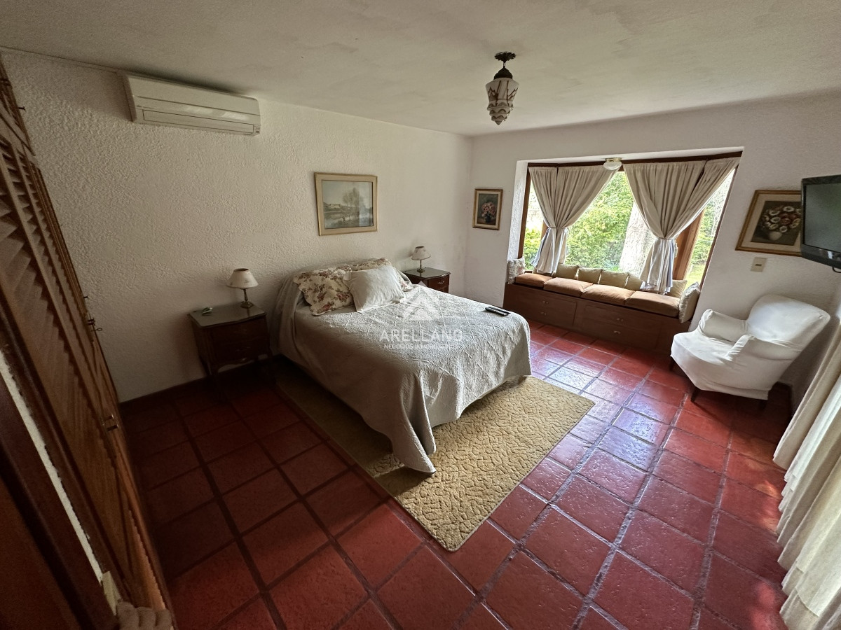 Casa ID.3304 - Muy buen chalet en venta en Pinares 