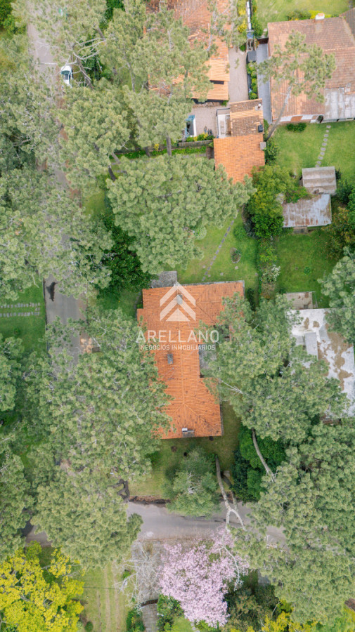 Casa ID.5564 - Chalet tradicional en excelente ubicación, ideal para vivir todo el año