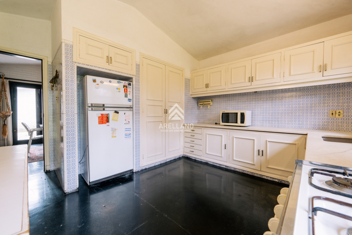 Casa ID.5564 - Chalet tradicional en excelente ubicación, ideal para vivir todo el año