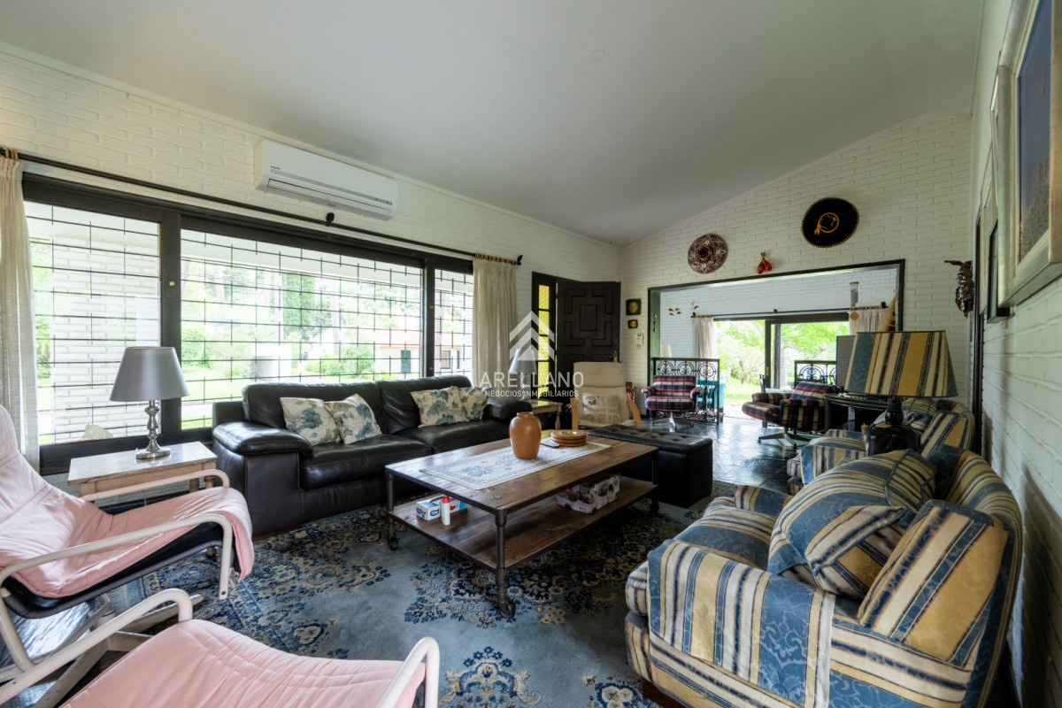 Casa ID.5564 - Chalet tradicional en excelente ubicación, ideal para vivir todo el año