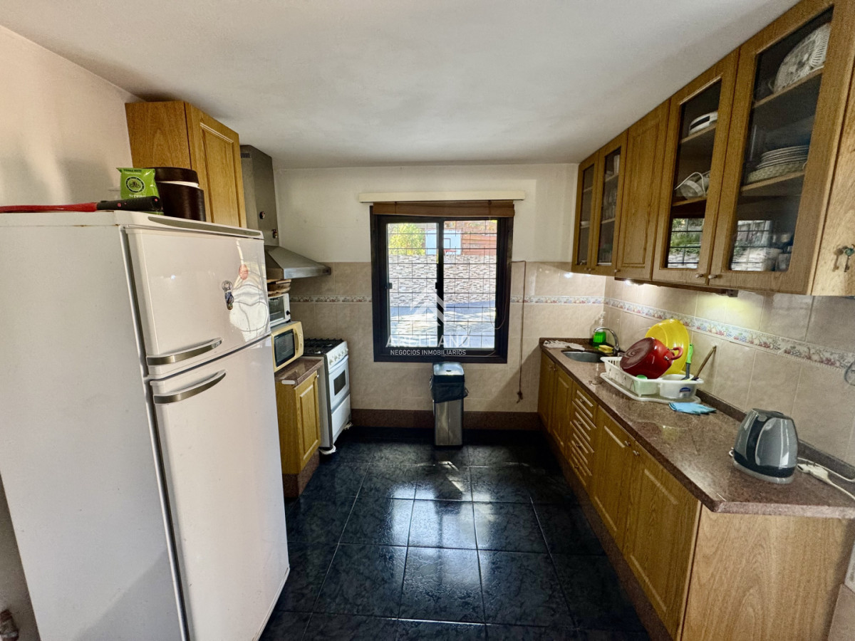 Casa ID.5936 - Venta casa 3 dormitorios playa mansa Punta del Este