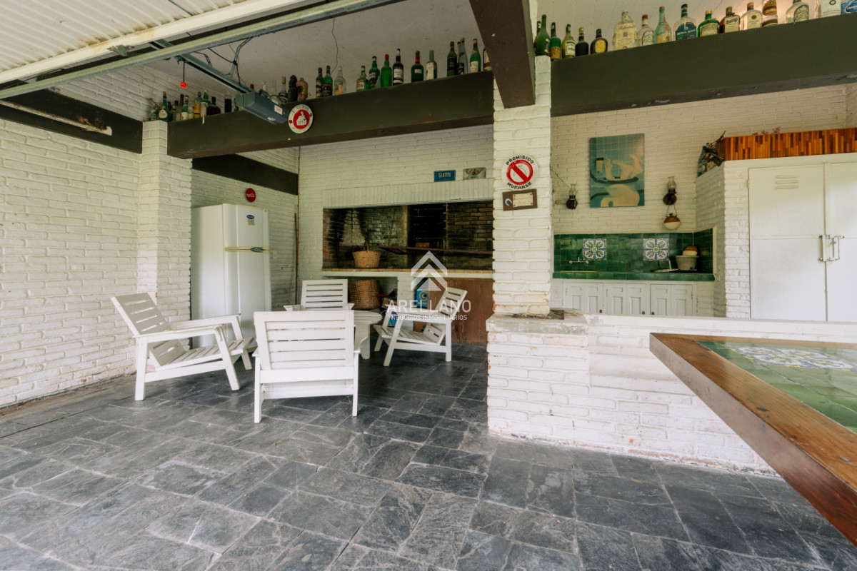 Casa ID.5564 - Chalet tradicional en excelente ubicación, ideal para vivir todo el año