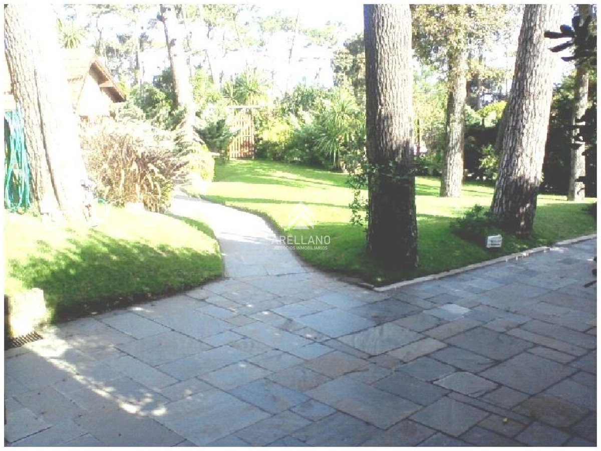 Casa ID.5279 - Venta casa 4 dormitorios Mansa 