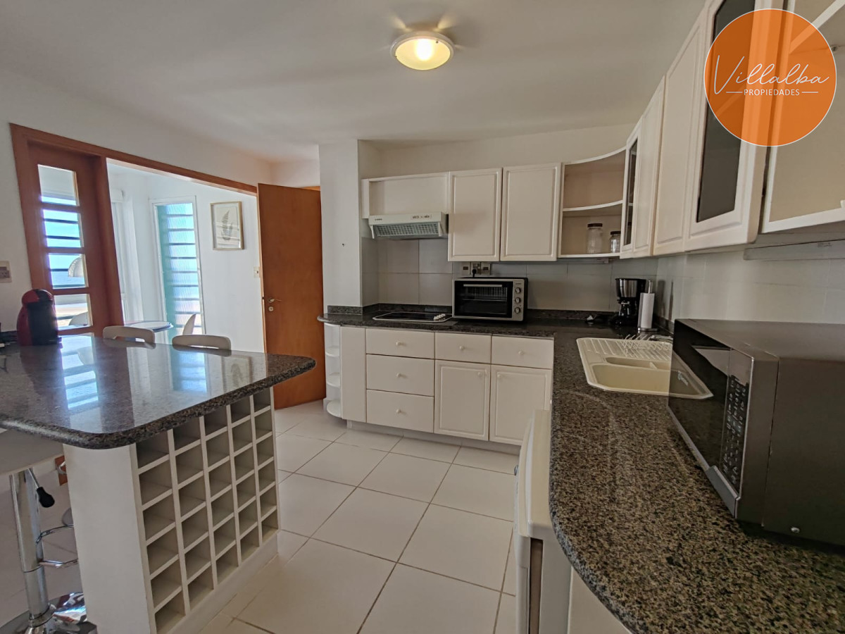 Apartamento ID.3367 - Primera linea 3 dormitorios y dependencia