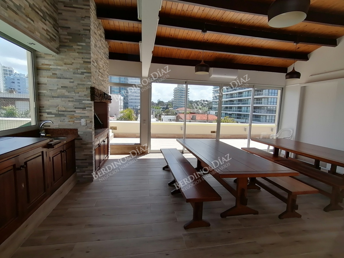 Apartamento ID.2752 - Apartamento de 3 dormitorios con amenities y vista a la isla y los dedos garage en subsuelo lavadero mucama piscina